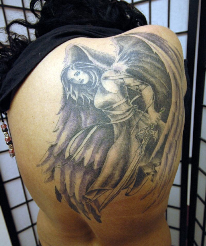 flügel tattoo mit Engel