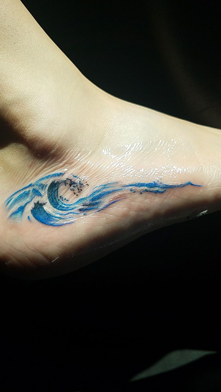 tattoo fuß Wellen